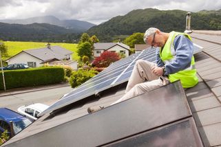 Dotace pro lidi s nízkými příjmy na úspory energií mají nové podmínky. I kvůli nekalým firmám - Novinky